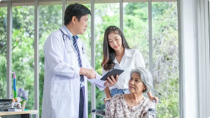 認知症やMCIの疑いのあるご家族を病院に連れていく方法は？